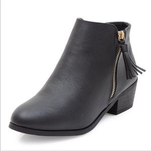 New Look Wide Fit Ankle Boot, Size 9